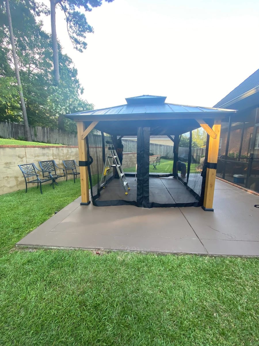 Hardtop gazebo assembly